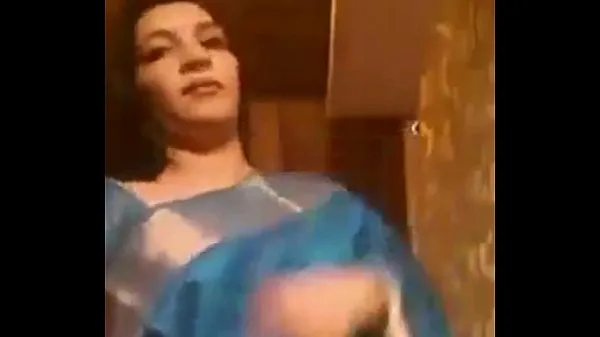 Hot Hot Indian Aunty removing saree cool Clips