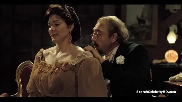 Laura Harring Amour dans le choléra 2007 clips sympas