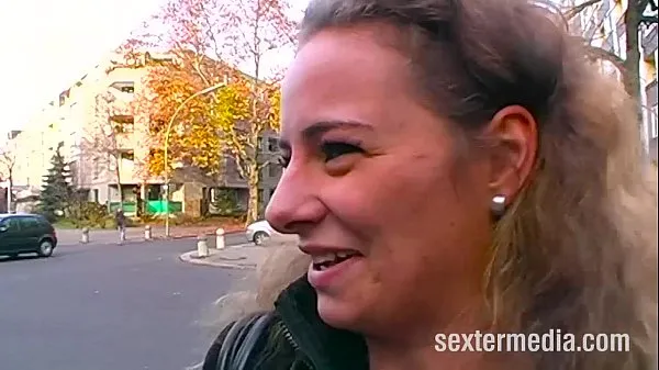 Women on Germany's streets مقاطع رائعة