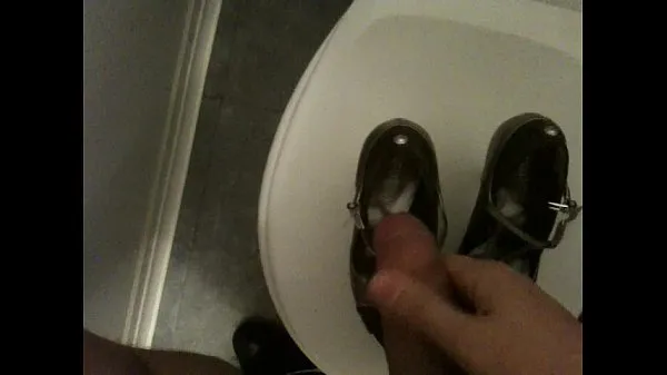 Hot Cum on my coworker Heels in Toilets 02 seje klip