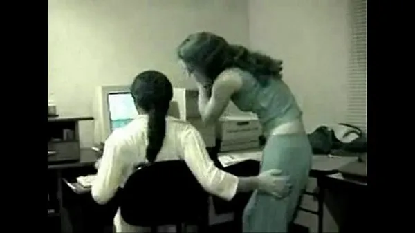 Clips lesbianas en la oficina interesantes