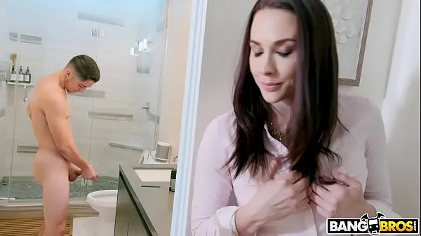 Clip interessanti BANGBRO - La matrigna Chanel Preston cattura il figlio che si masturba in bagnointeressanti