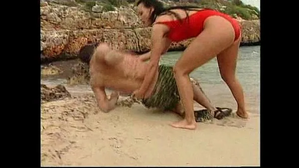 ホットなGerman lifeguard sucking and fucking on the beachクールなクリップ