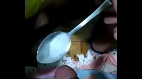 Καυτά drinking milk from a spoon δροσερά κλιπ