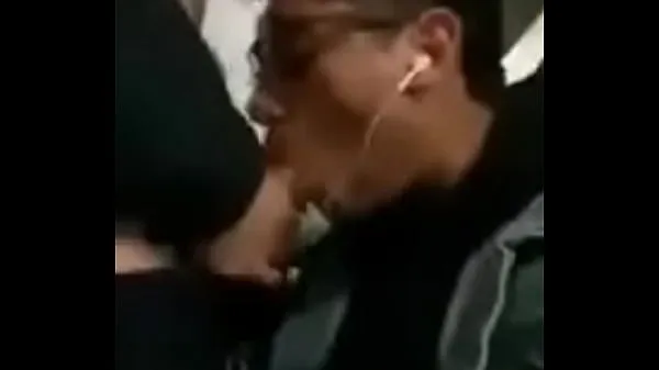 Sucking cock in the subway Klip keren yang keren