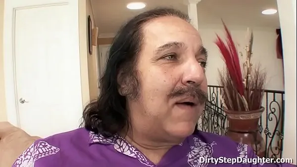 Clip interessanti Uomo molto fortunato Ron Jeremy che scopa la sua dolce figliastra Lynn Loveinteressanti