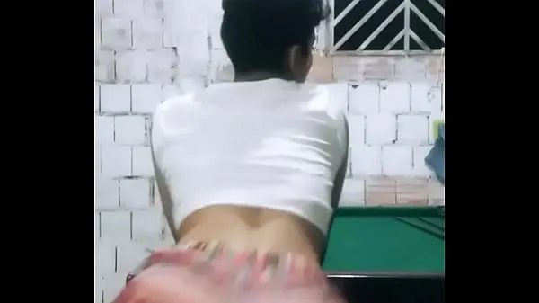 Novinho do bundão rebolando muito clipes legais