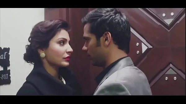 Clip interessanti Bollywood attrice hot kissinteressanti