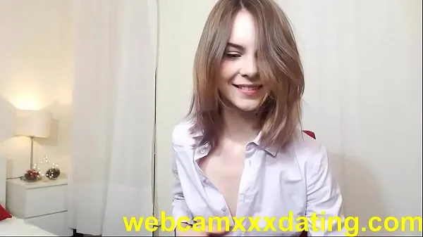 Vroči Skinny teen playing with dildo amateur kul posnetki