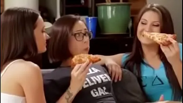 Clips HERMANAS HERMANAS COMEN A LA CHICA DELIVERY DE PIZZA - Parte 2 en interesantes