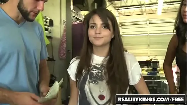 Menő Cute teen (Cara Swank) and her friend share a dick for a lil cash - Reality Kings menő klipek