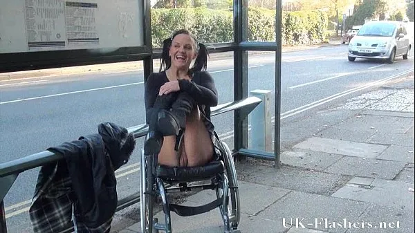 Clip interessanti Paraprincess public nudity e handicappati pornostar lampeggiantiinteressanti