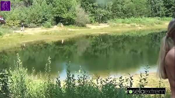 Clips Escándalo público en un lago para bañarse. Extremadamente bukkake, náuseas y vómitos, garganta profunda, meadas en la boca y boca masiva insermaciones para una chica rubia! Capítulo 3 interesantes