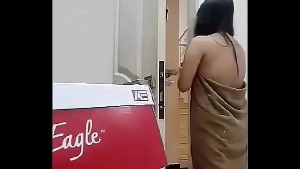 คลิปเด็ด Eagle Boob Slip Show Delivery Guy ยอดนิยม