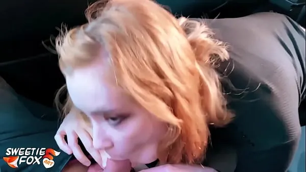 Heta Redhead Suck Dick Taxi Driver and Cum Swallow in the Car - POV coola klipp