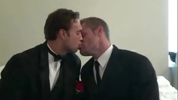 Heta Straight Guy Kissing a Gay Guy on his Marriage Day coola klipp