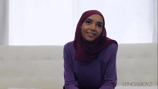 Heiße Petite Hijab Teen wird gefickt und mit Sperma bedecktcoole Clips
