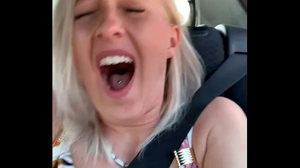 Heiße OMG! Im Taxi heimlich zum Orgasmus gefingertcoole Clips