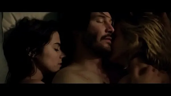 Clips Ana de Armas y Lorenza Izzo escena de sexo en Knock Knock HD Quality interesantes