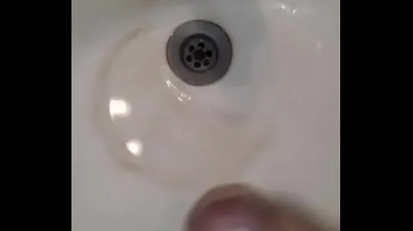 热门 Mi amigo se pajea en el baño VI no cum 酷剪辑