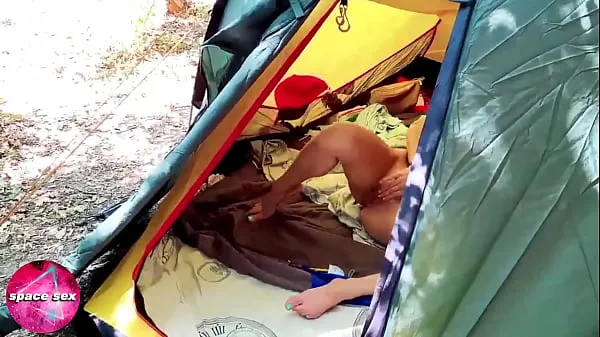 Clip nóng Filmed on Camera as a Stranger Girl Masturbate in a Tent mát mẻ