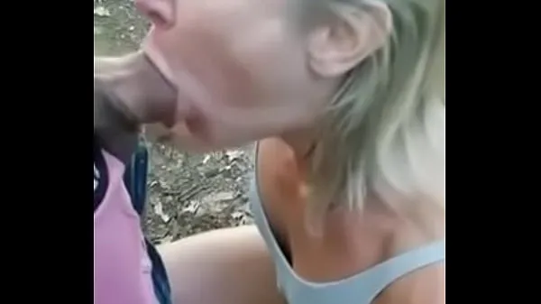 Clips Milf casada chupando polla en el bosque parte 3 interesantes