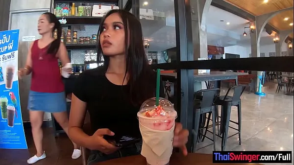 Encontro Starbucks para café com linda namorada asiática grande clipes legais