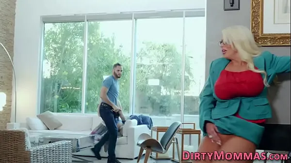 Clip interessanti Milf e i condividono lo sperma faccialeinteressanti