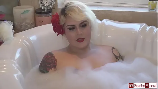 Hot Trans stepmom Isabella Sorrenti anal fucks stepson seje klip