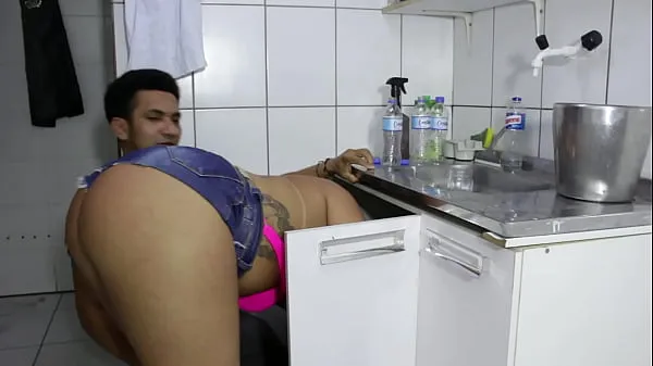 The cocky plumber stuck the pipe in the ass of the naughty rabetão. Victoria Dias and Mr Rola Klip keren yang keren