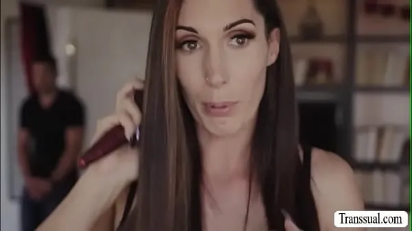 Menő Stepson bangs the ass of her trans stepmom menő klipek