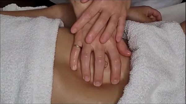 Massage court du ventre clips sympas