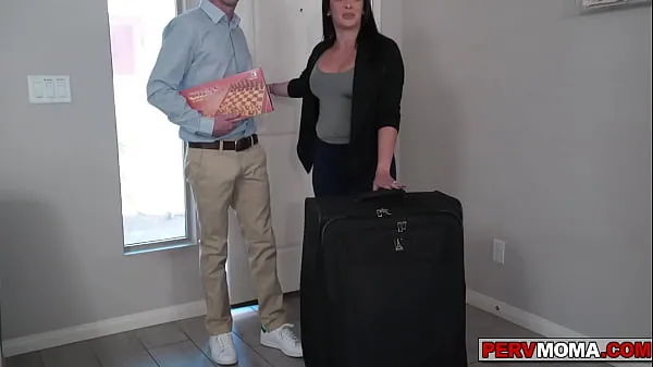 Hot Stepson getting a boner and his stepmom helps him out kule klipp