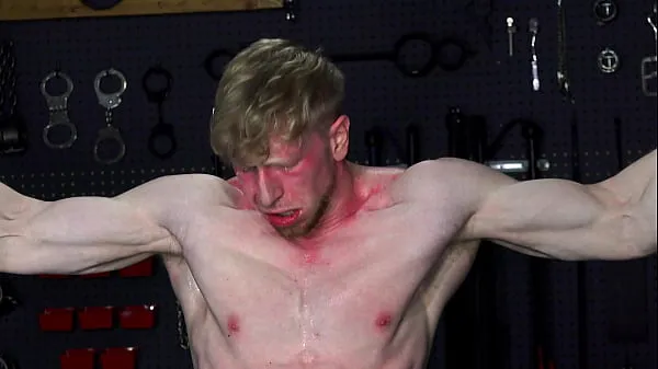 Clip interessanti Hot Young Jock Jesse Stone condannato al dominio totale in BDSM Dungeoninteressanti