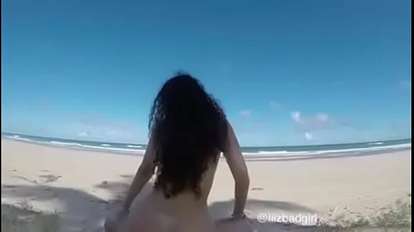 Clips Teniendo sexo en la playa con BadLiiz interesantes