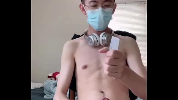 ホットなThin Asian guy shoots thick cumクールなクリップ