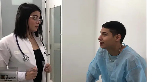 Hot The doctor sucks the patient's dick, She says that for my treatment I must fuck her pussy FULL STORY cool Clips