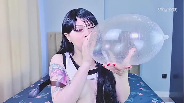 Pervert teen Tifa Lockhart loves to blow bubble gum, condoms and balloons to get a huge orgasm clips sympas