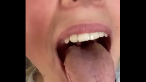 Καυτά Long tongue blowjob machine whore δροσερά κλιπ