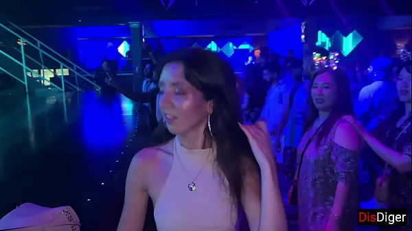 Horny girl agreed to sex in a nightclub in the toilet Klip keren yang keren