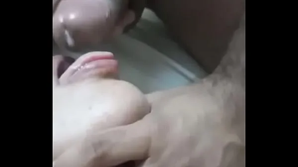 Clips Helen Bbzinha bebiendo leche de su hijo de 19 años interesantes